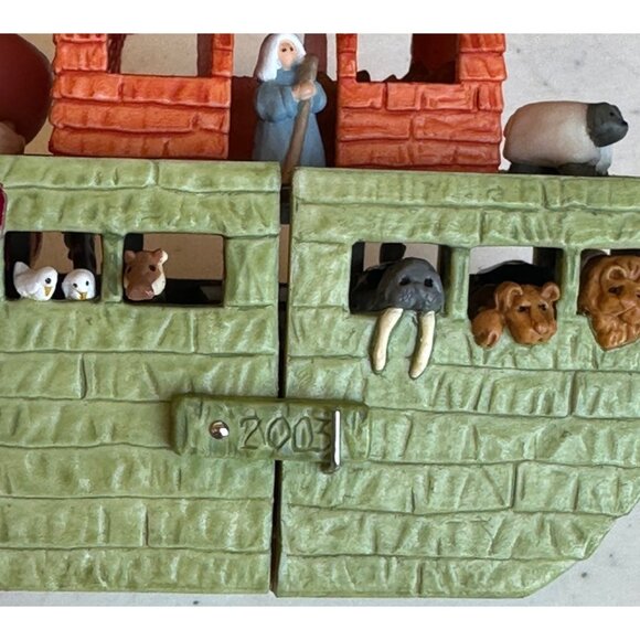 VINTAGE 2003 Hallmark Licensing, Inc. Keepsake Ornament Noah's Ark 2.5" Tall - Picture 6 of 15